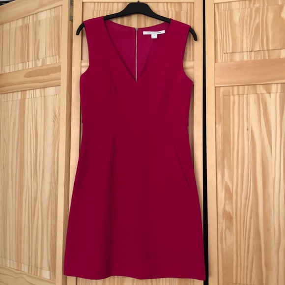 Diane Von Furstenberg Dresses & Skirts - DVF pink v-neck dress with pockets!!!